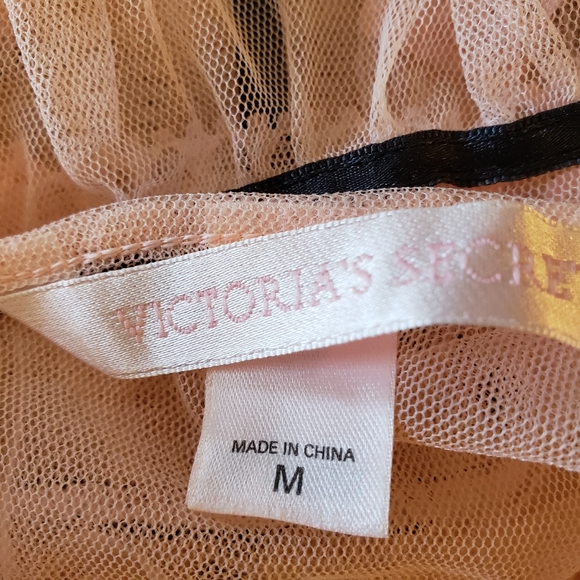 🎀GORGEOUS🎀VS Vintage pink blush negligee, size M, barely worn - Picture 7 of 9